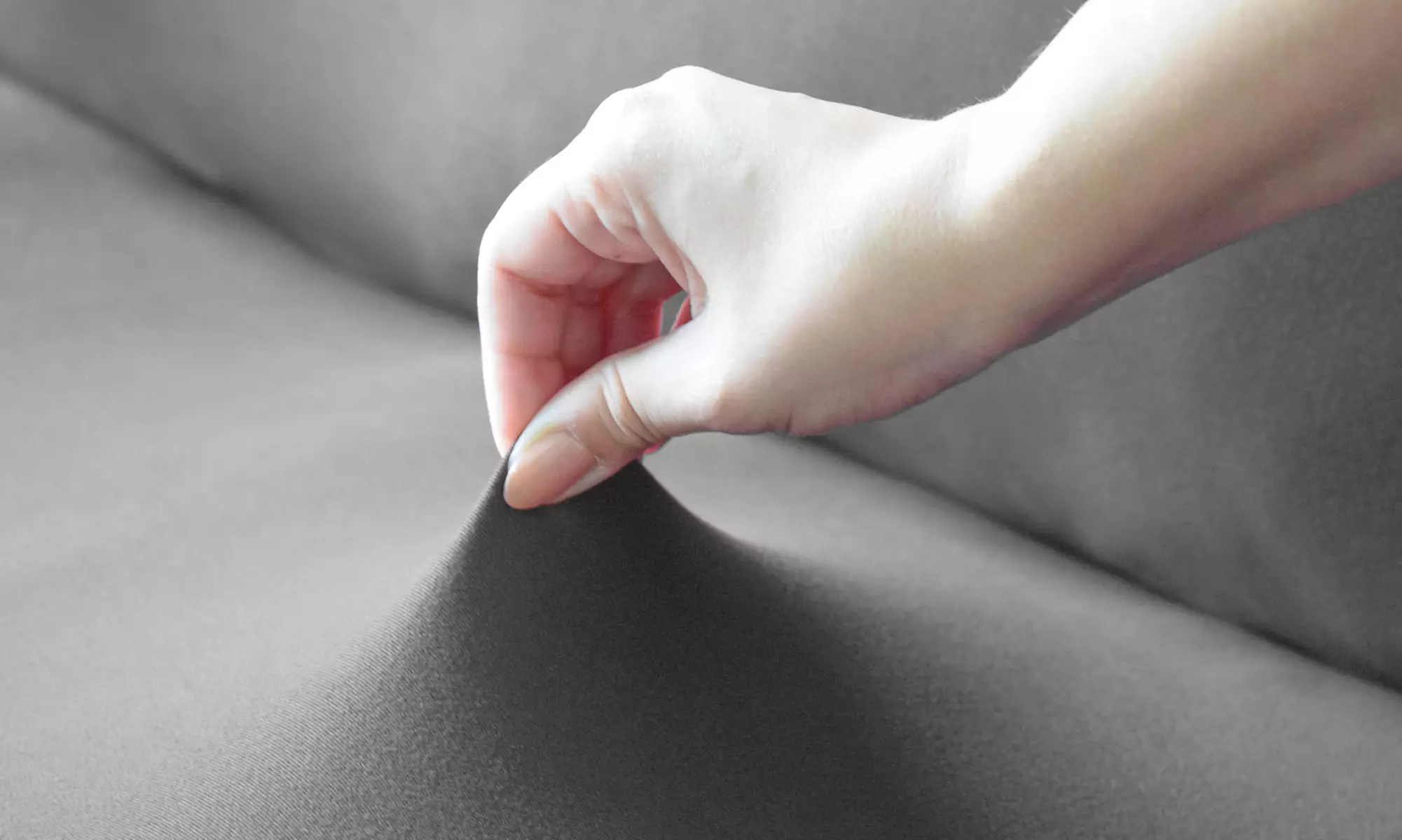 Elastischer Sofa- oder Sesselbezug „Dahlia”