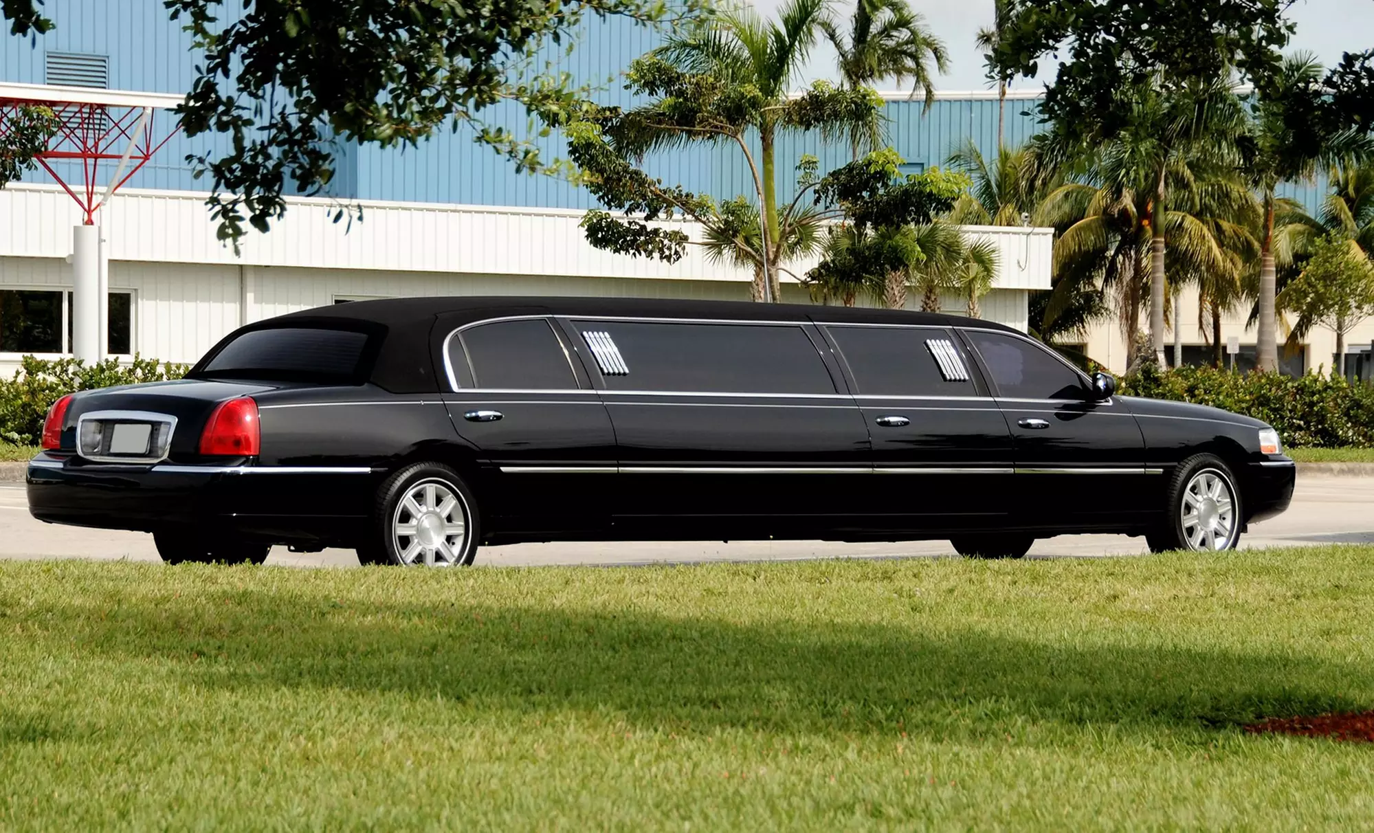 $500 for a Six Hour Rental of an 8-Person Limo — Dial 7's Transportation  - Primary Image