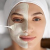 Image 1: Limpieza facial completa o con peeling, radiofrecuencia y mascarilla de vitaminas C con hasta 74% de descuento