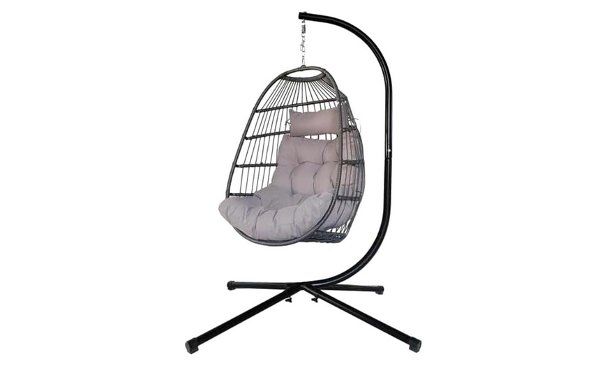 Image 6: Alivio Rattan Effect Hanging Basket Egg Chair