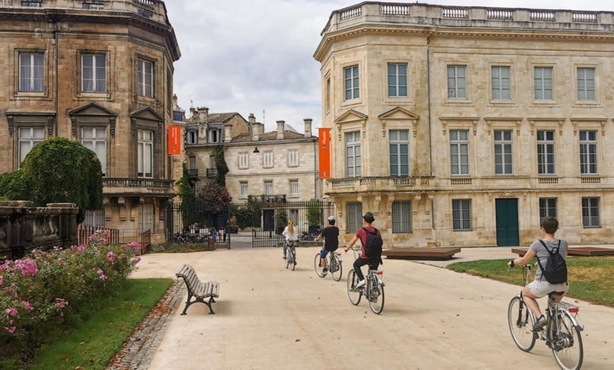 Image 4: Bordeaux à vélo : voyage sensoriel entre culture et ruelles secrètes
