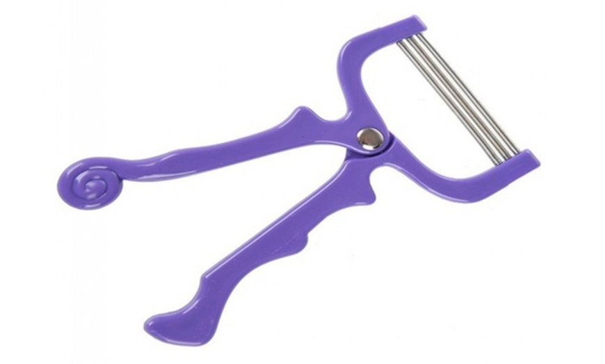 Image 5: One, Two or Four Facial Hair Removing Tools