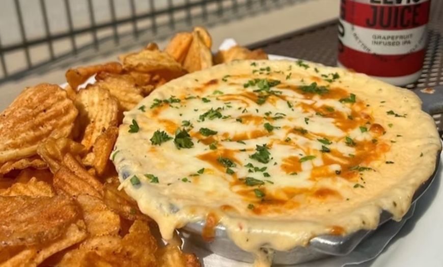 Image 3: Weekday or Weekend Dinner for Two or Four with Food and Drinks