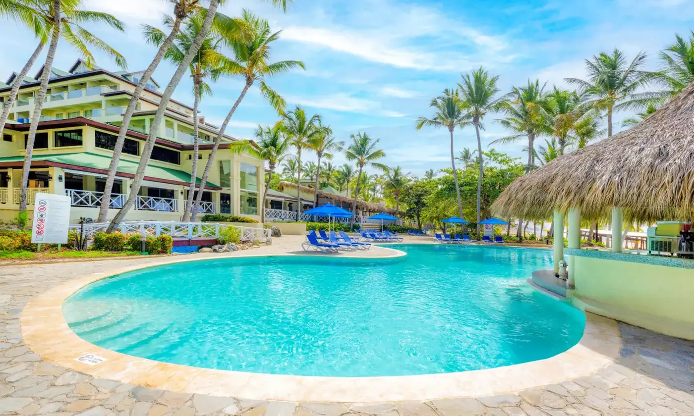 ✈ 4-Day Coral Costa Caribe Trip w/Air&Hotel from Great Value Vacations