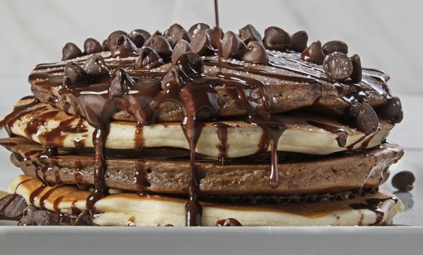Image 6: Dine & Delight: $15 or $30 Toward Food and Drinks at Casa El Desayuno
