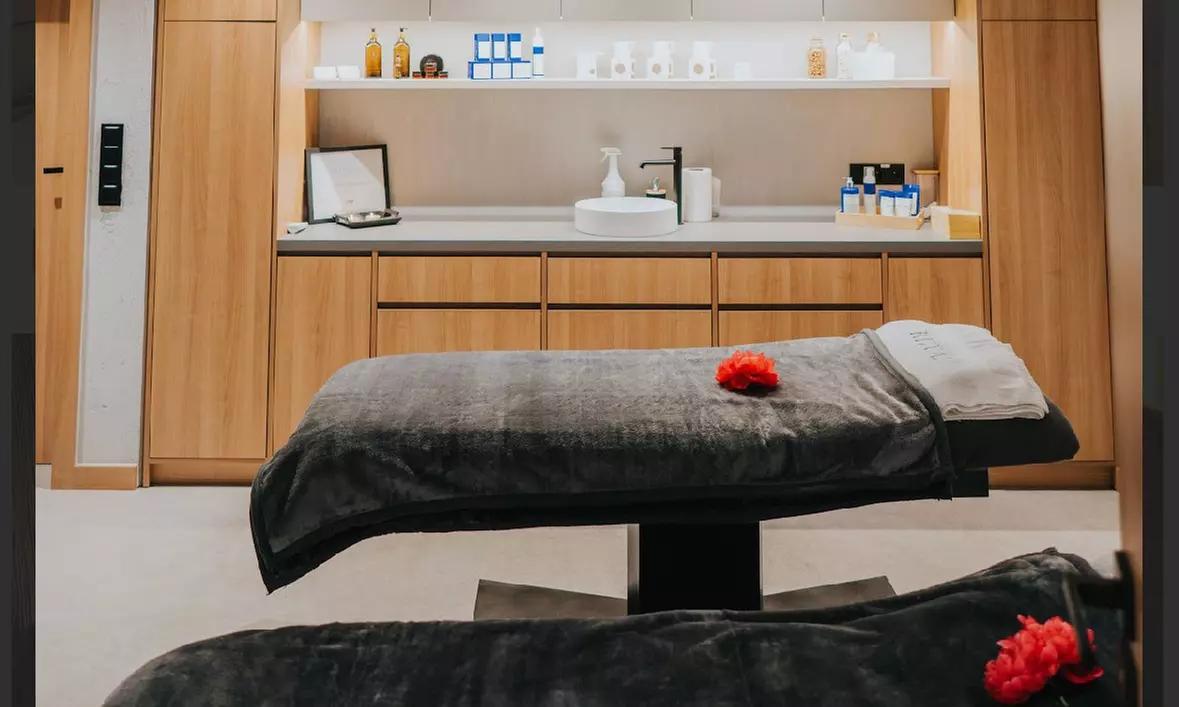 Do 41% zniżki na Masaż - Określona część ciała (ręka, szyja, głowa) w Ritual Hair And Beauty