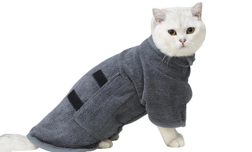 Image 7: Super Absorbent and Quick Dry Pet Bathrobe Towel