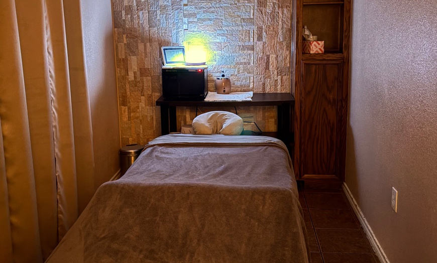 Image 3: Feel the Love: Couples Massage with Heavenly Add-Ons