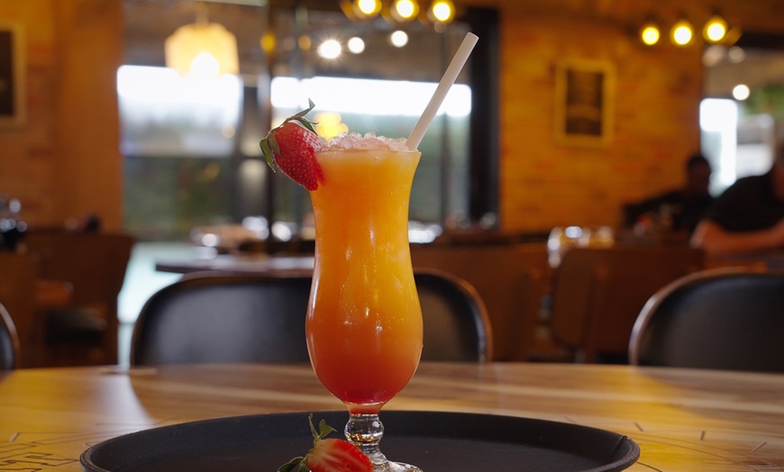 Image 18: Grillades mixtes à partager dans un steakhouse chaleureux