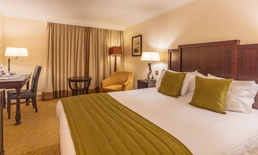 Image 18: 4* Hampshire: Standard Double or Twin Room Stay with Breakfast & More