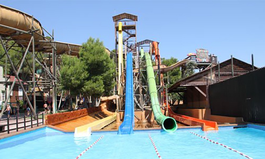 Image 4: Entrada al Western Water Park para todas las edades