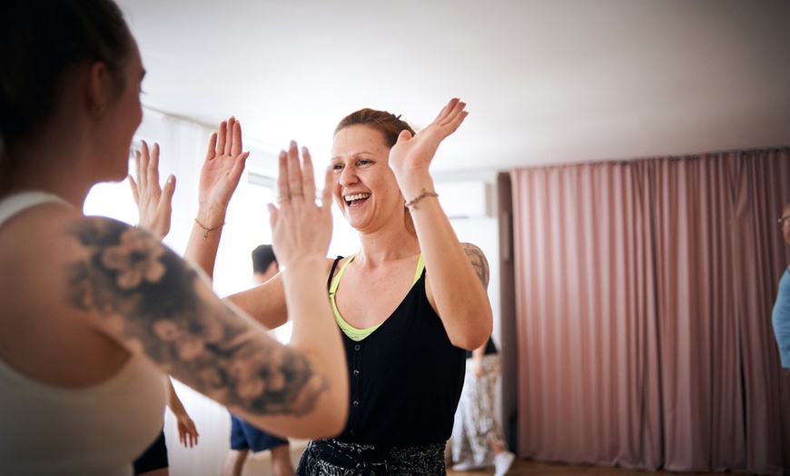 Image 3: 4x bis zu 75 Min. Salsa-Anfänger-Kurs für 1 Person oder für 1 Paar