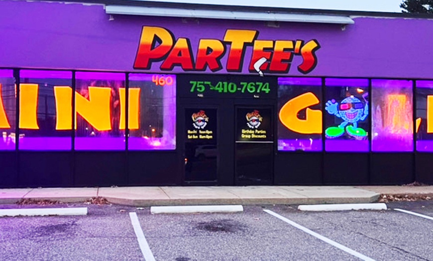 Image 4: Glow-in-the-Dark 3D Minigolf – Chesapeake