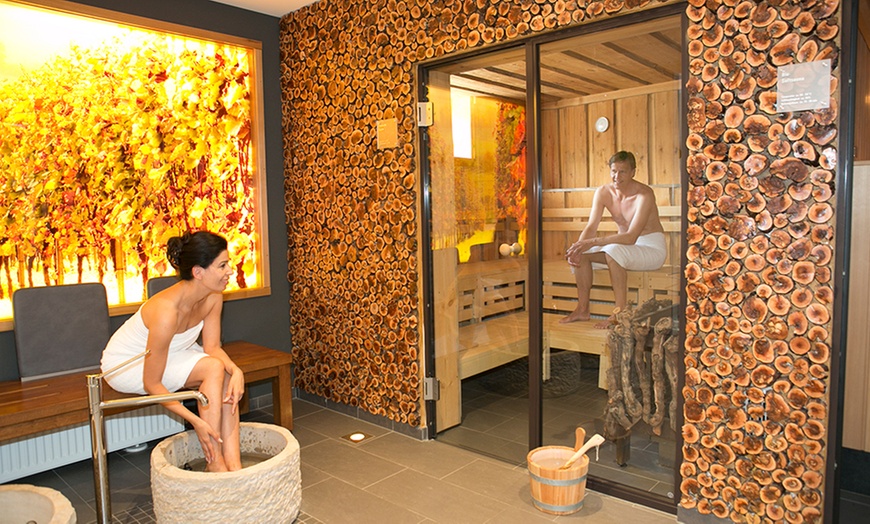 Image 3: Day Spa & romantisches 3-Gänge-Dinner mit Aperitif für 2 - 4 Personen