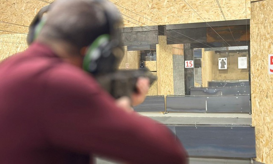 Image 6: Godzina emocji na krytej strzelnicy: wynajęcie toru na 1 godz.