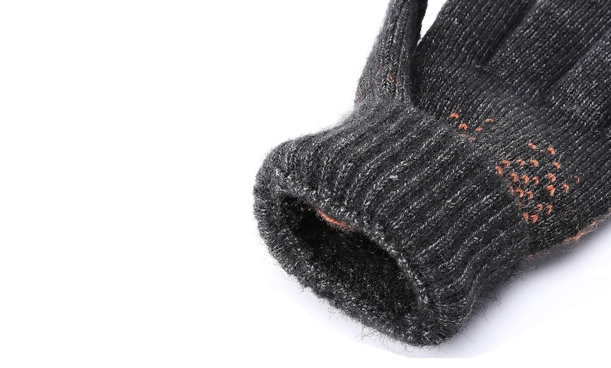 Image 3: USB Heated Touchscreen Knitted Gloves