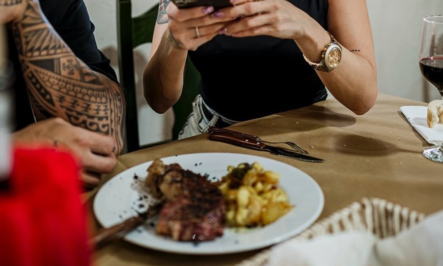 Image 6: Menú degustación con platos a compartir, postre y bebida para 2 o 4 