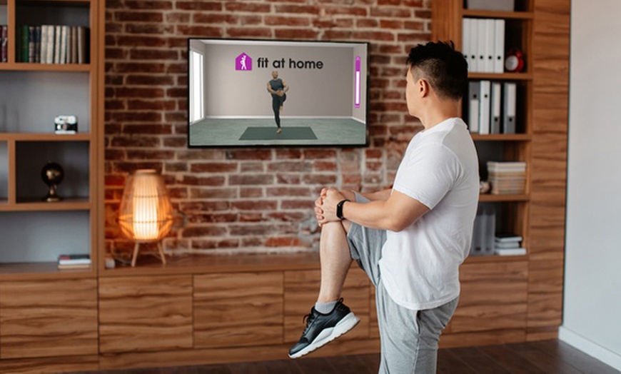 Image 2: ¡Ponte en forma desde casa! Hasta 1 año de suscripción a Fit at Home