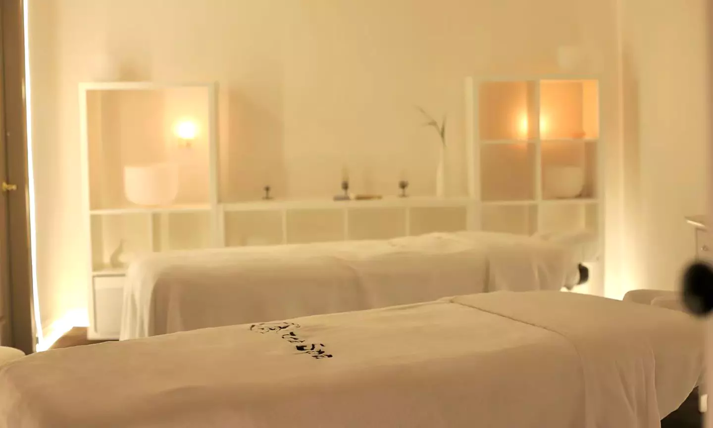 Customized Massage for Solo/Couples w/ Essential Oil & Aromatherapy
