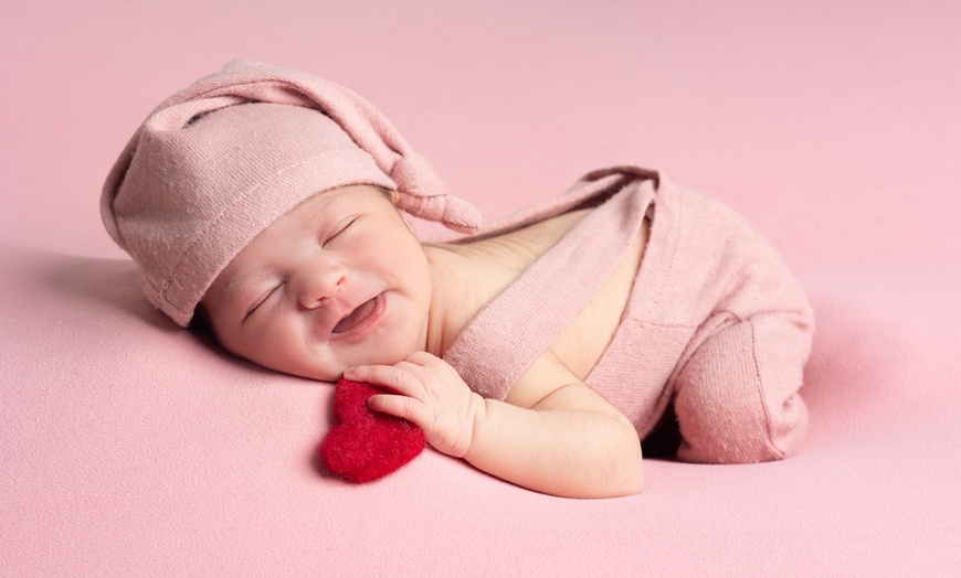 Image 14: Sesión de fotos de embarazo o recién nacido a elegir para 1 persona