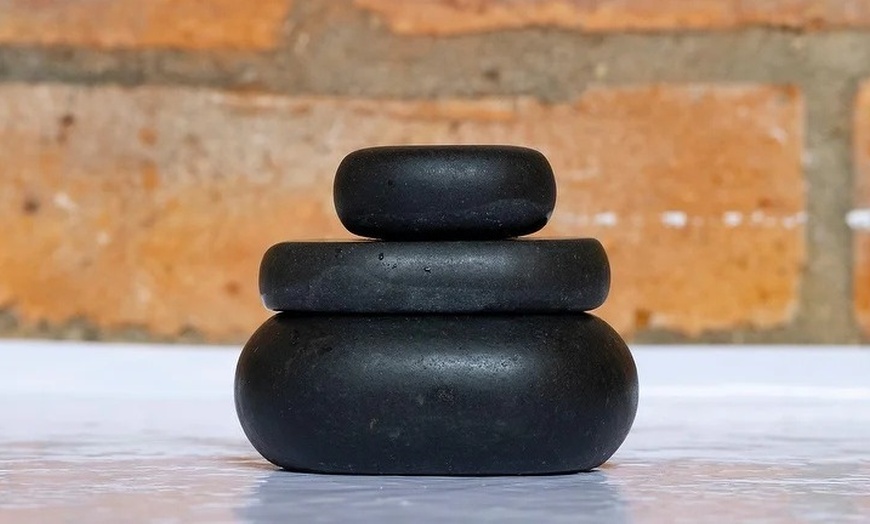 Image 3: London Massage Deal: 30, 60 or 90 Minutes with Choice of Technique