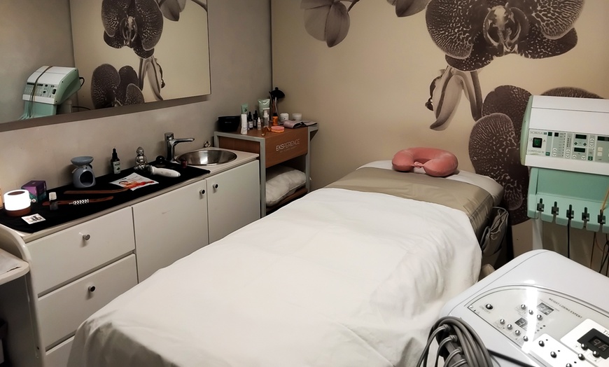 Image 3: Limpieza facial completa o con radiofrecuencia y ácido hialurónico 