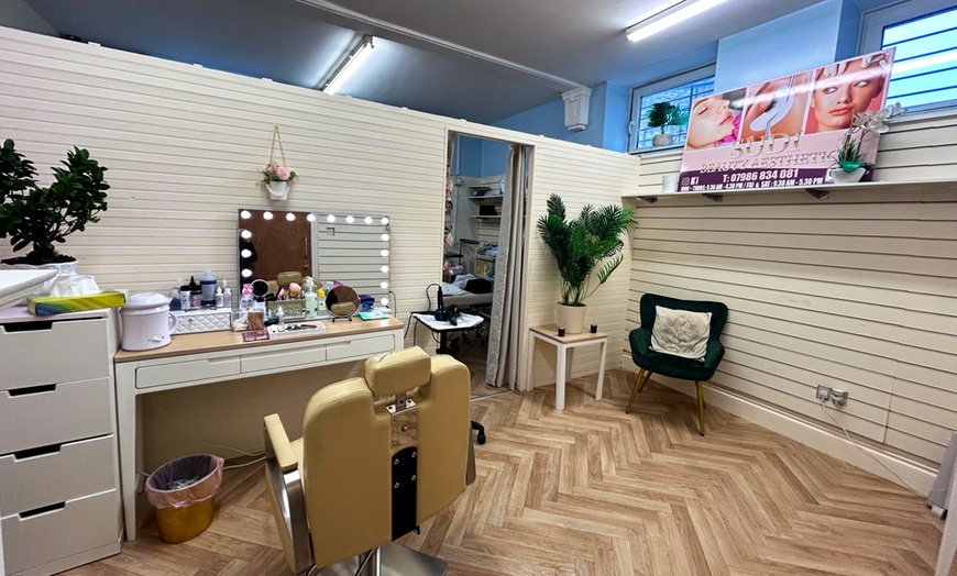 Image 5: Get Glowing w/ One or Three Sessions Diamond Dermabrasion Skin Peeling