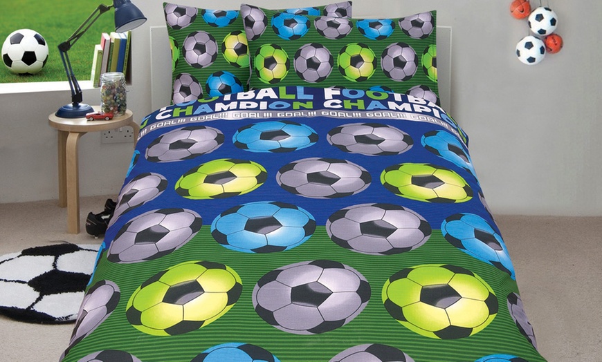 Image 8: Kids Reversible Duvet Set