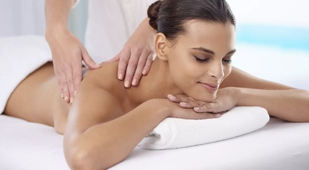 One 60 Min Massage Package Combo: 30 Min Back & 30 Min Foot (Monday-Thursday ONLY) - R's Wellness Spa
