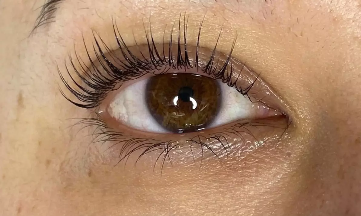 Lash Lift coréen des cils et teinture végan en option à Paris 2e