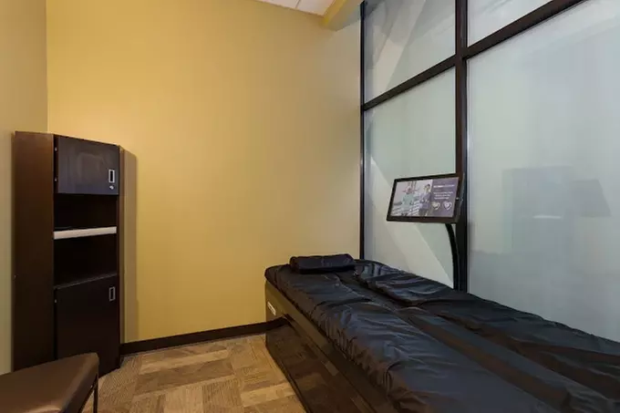 Unwind and Relax: One-Hour Standard Massage with HydroLuxe Massage