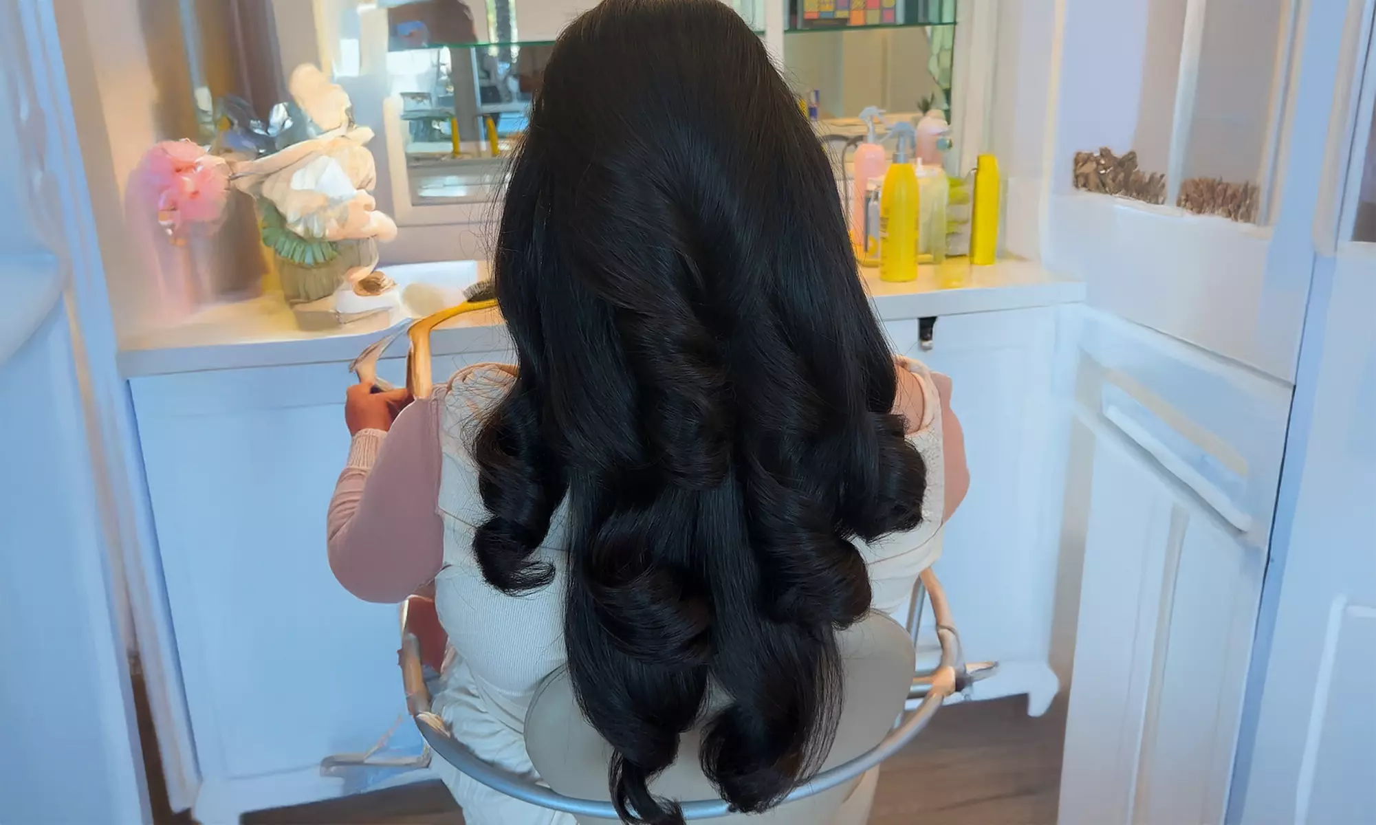 Blowout & Conditioning Treatment w/Optional Basic or Detailed Haircut