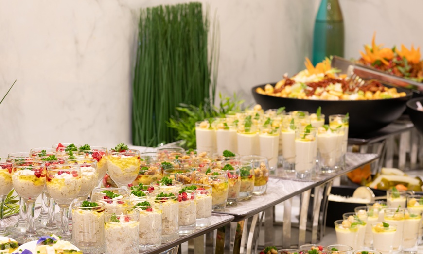 Image 7: 4* Weekend Brunch Buffet at the Award-Winning World's Tallest Hotel