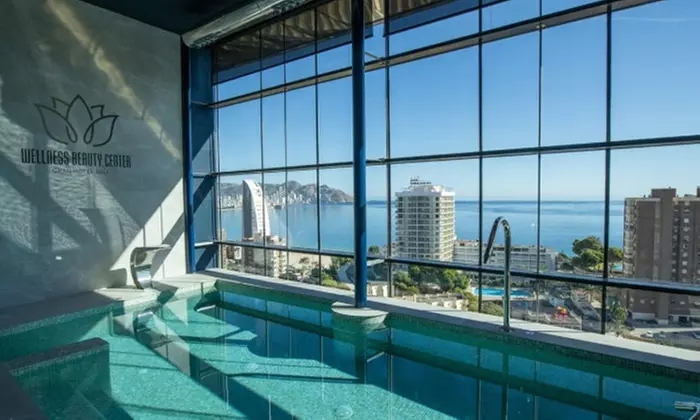 ¡Date un capricho! Acceso a spa de 50 minutos y opción a comida o cena bufé para 2 personas en el Gran Hotel Bali - Primary Image