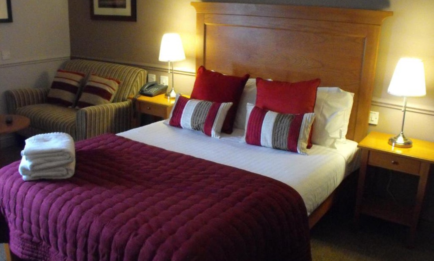 Image 7: West Yorkshire: Double Room for 2 w/ Breakfast & Dinner, Plus Prosecco