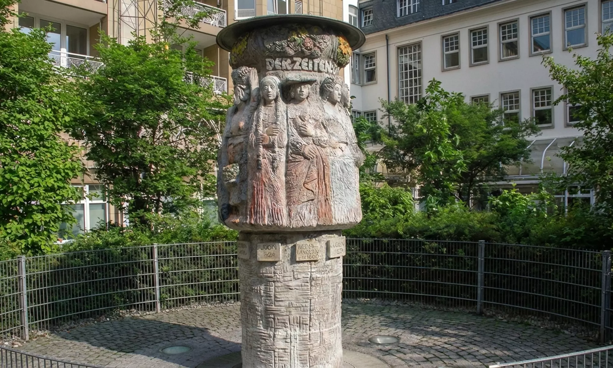 2 Std. „Auf den Spuren starker Frauen“-Tour für 1 oder 2 Personen