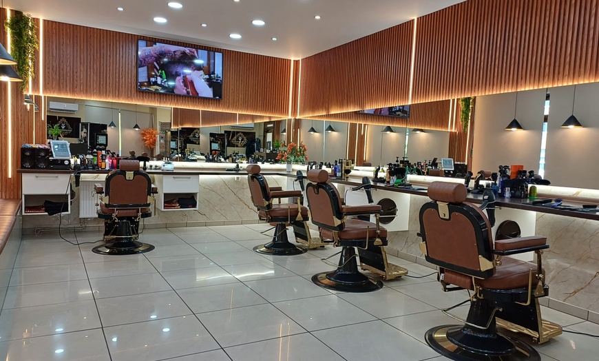 Image 4: Waschen, Schneiden und Föhnen für Herren im Elegance Salon