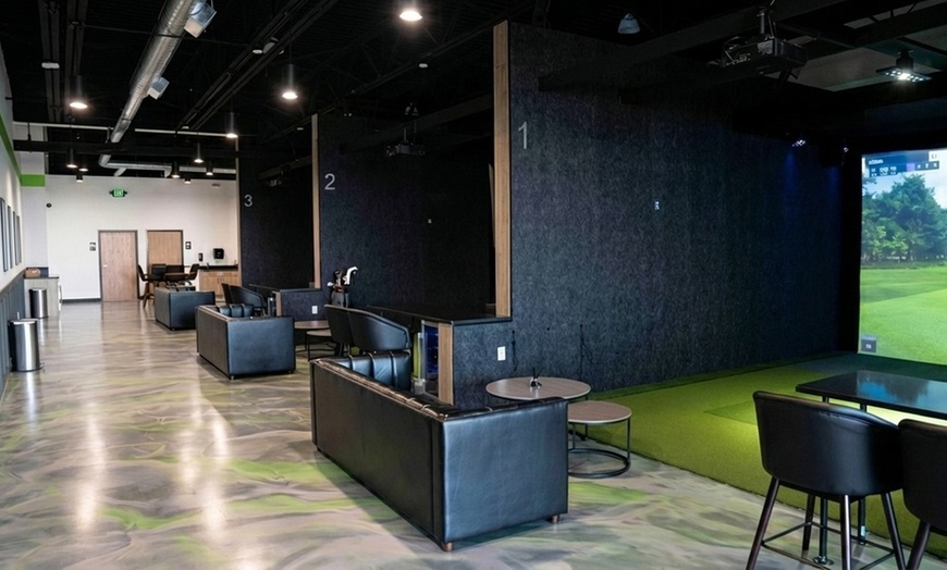 Image 2: Indoor Golf Simulator Experience – Rochester Hills