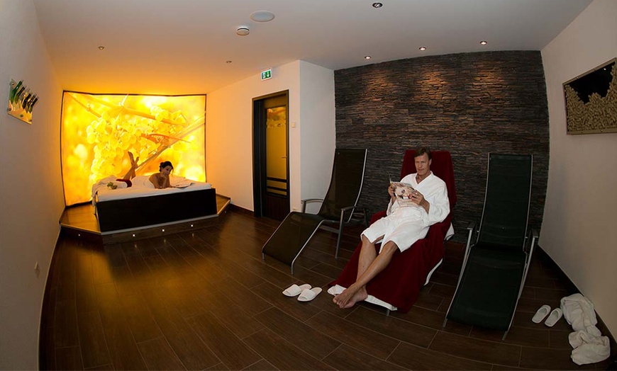 Image 5: Rheingau: 2 Nächte inkl. Verpflegung, Sauna und Wanderrucksack