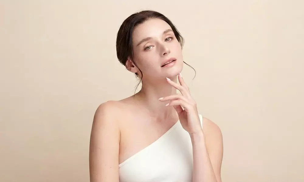 Get Smooth Skin With A 60 Min Signature Glo Facial at Globar!