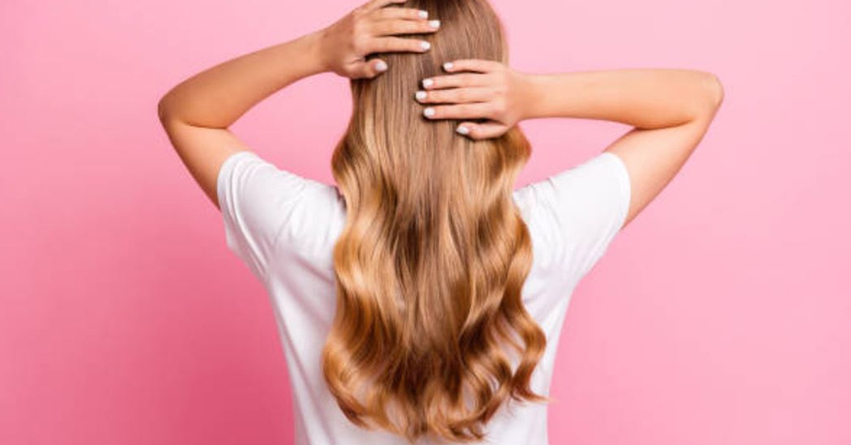 Sesión de peluquería con masaje y corte en Madrid