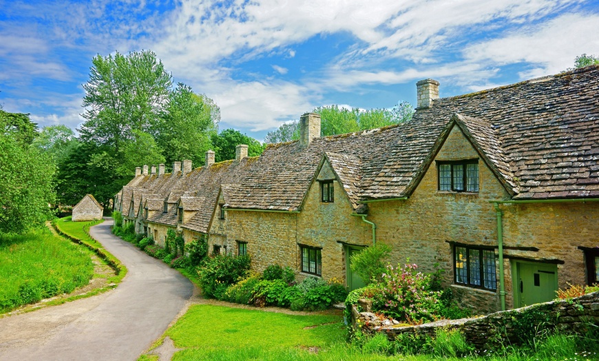 Image 1: Explore Cotswolds: All Entries, Lunch & Premium Seating Tour for All