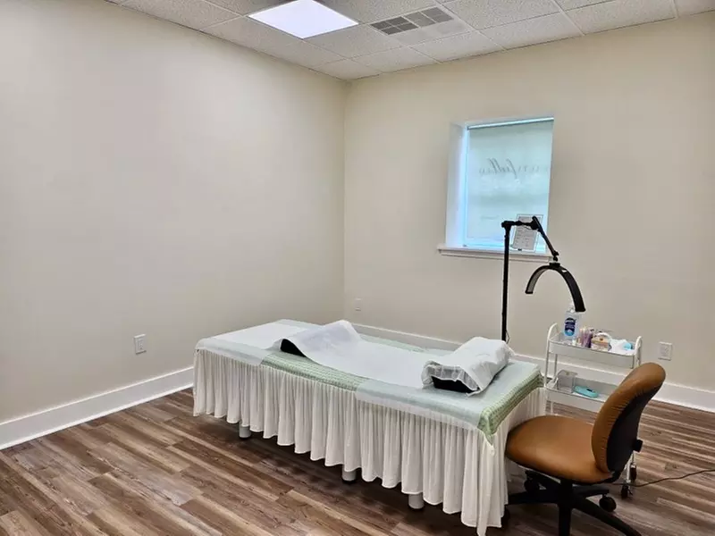 One Beautiful Natural, Flawless Full Set/Luxury Volume Lash Extension