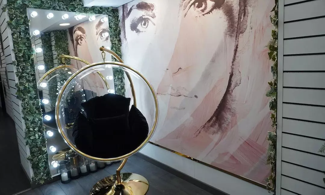 Lifting y tinte de pestañas y opción a depilación y laminado de cejas