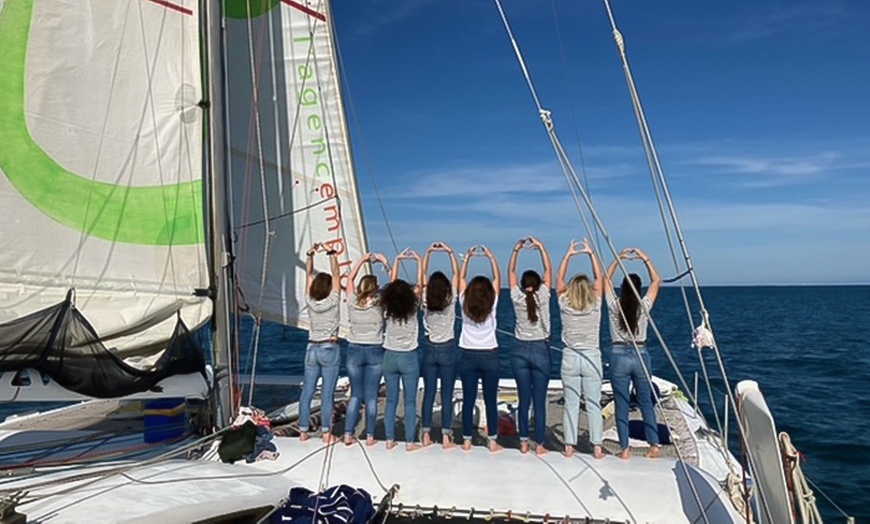 Image 6: Cap sur la Camargue : balade en catamaran avec Voile med