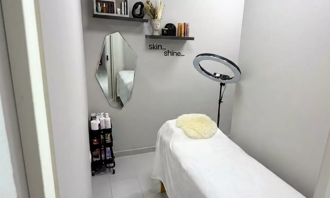 Sesión de manicura y/o pedicura normal o semipermanente