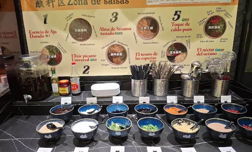 Image 6: Buffet asiático futurista con barbacoa coreana y hot pot en Madrid