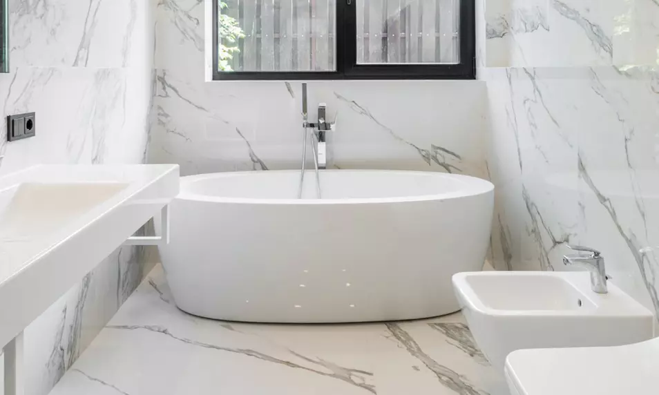 Complete Bathtub Tile and Grout Cleaning with Caulk Restoration