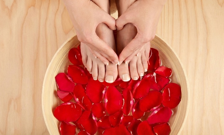 Image 4: One Gel/Spa Manicure, Pedicure and/or Eyelash Extension Package