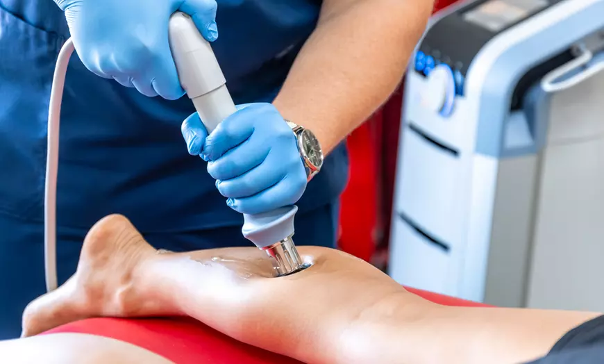 Image 4: 1 o 3 sesiones de fisioterapia con opción a maquinaria
